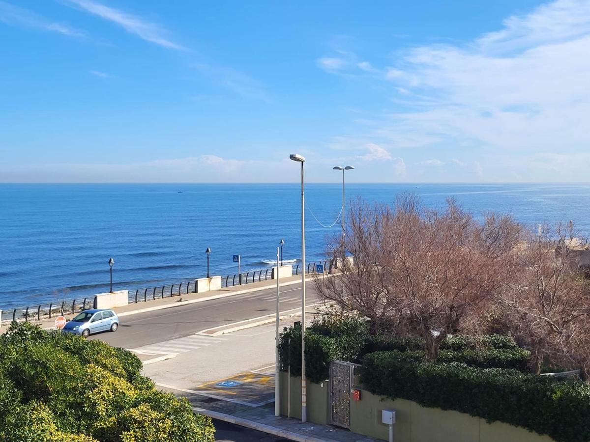 Casa Al Mare Hotel Bari Buitenkant foto